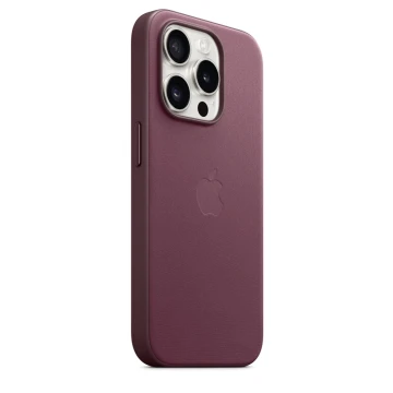 Накладка Apple FineWoven Case с MagSafe для iPhone 15 Pro, бордовый