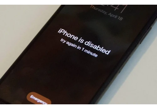 Заблокировали iPhone? Что делать.